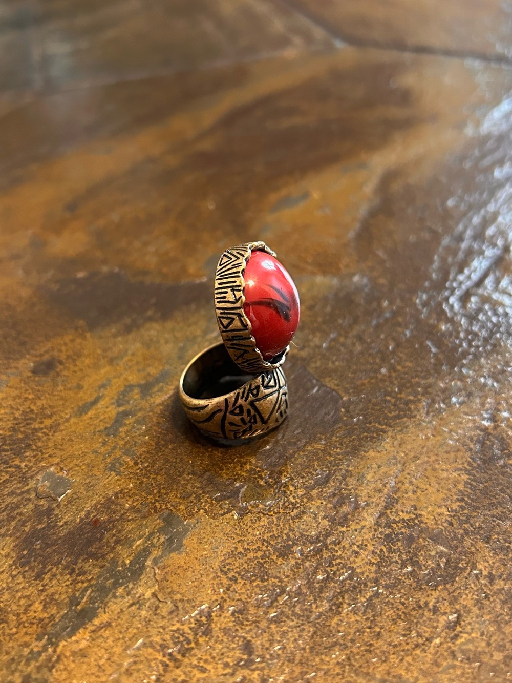 Red Stone Statement Ring - Women's Fashion Jewelry - Picture 4 of 10